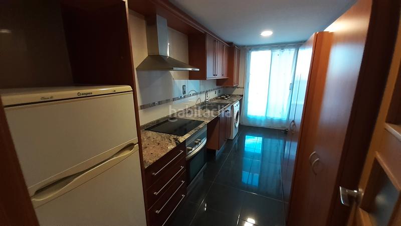 Foto 83a4b94e-c0a6-4883-8ee5-fc2216213887. Rent penthouse in carrer de la vall de la ballestera 64 in Valencia