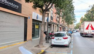 Local Comercial a Carrer de les illes canàries 142. Para empezar tu negocio ya!!!!