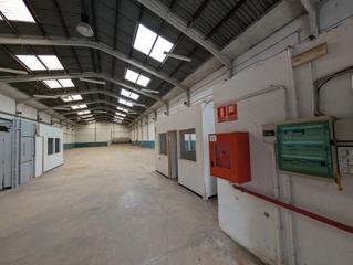 Industrial building in Avinguda Comarques del País Valencià 173