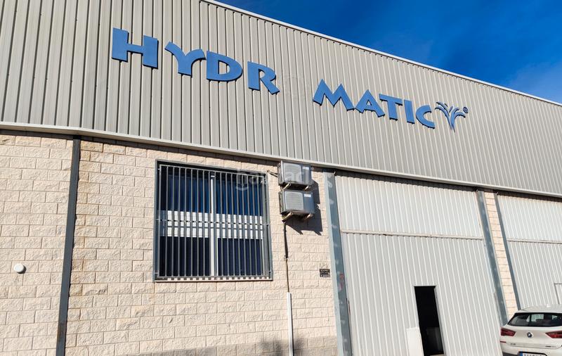 Foto b955e3d7-d5b9-46a2-9d38-32eee56d3d99. Capannone industriale in n-234 56 in Estivella