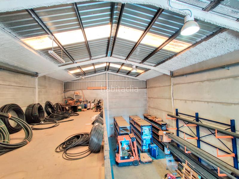 Foto f5bbe58f-d10f-4b99-865f-6a00c42e4d6a. Capannone industriale in n-234 56 in Estivella