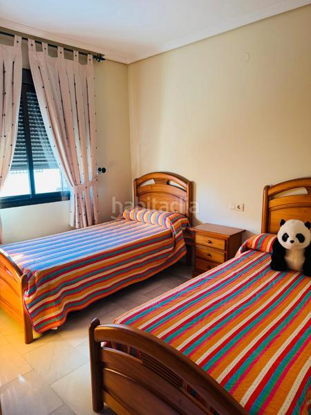 Foto 077b76ca-a6a4-4a49-a02c-1c517fb2bd9a. Casa a schiera con parcheggio in Poniente-Norte - Miralbaida - Parque Azahara Córdoba