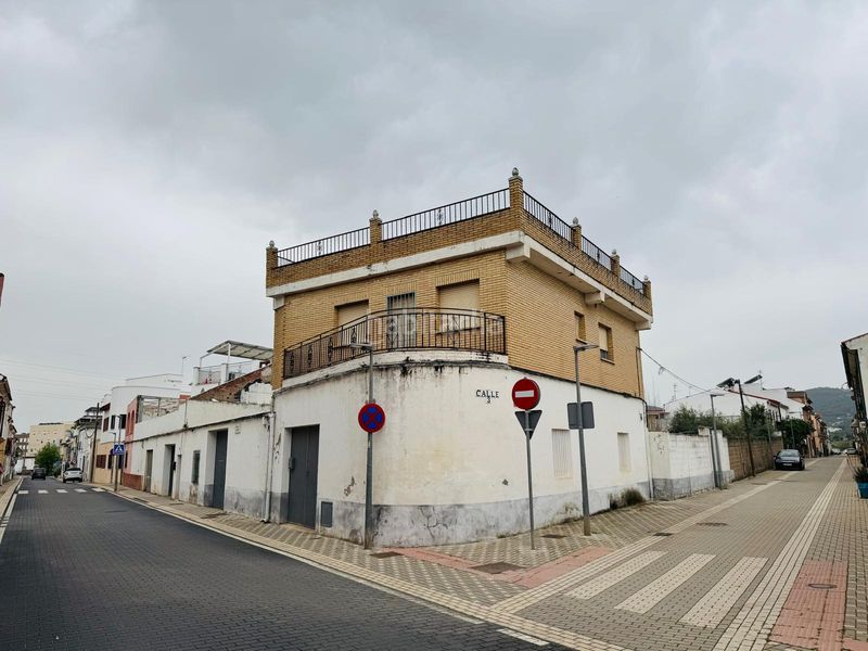 Foto 0ea9e2da-efed-4e86-a061-fb109f5e484a. Terreny residencial a Poniente-Norte - Miralbaida - Parque Azahara Córdoba