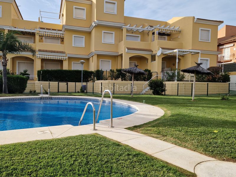 Foto ea3b3e13-f1a2-40f9-8b71-106af4a06da6. Casa adossada amb calefacció aparcament piscina a La Antilla