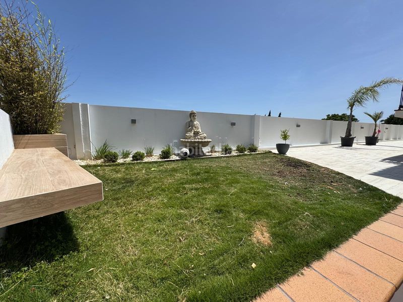Foto f9d38975-2233-4f42-a9ed-7dbc7a27dff5. Xalet amb aparcament piscina a Núcleo Urbano Aljaraque
