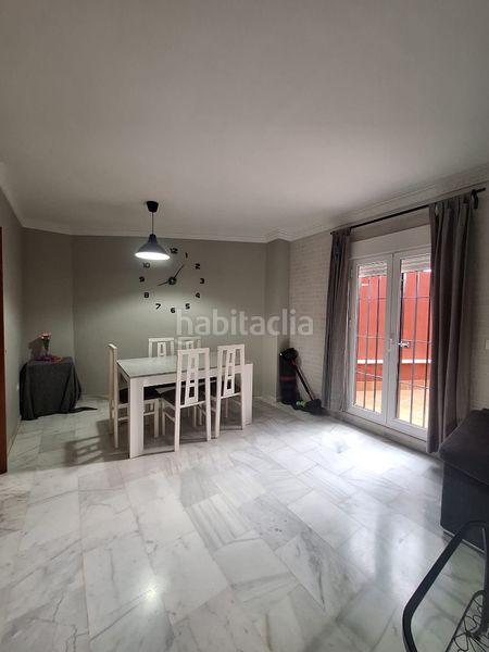 Foto 5e77ec06-ea79-49b1-af6d-915383b428dd. Casa adossada amb aparcament a Écija