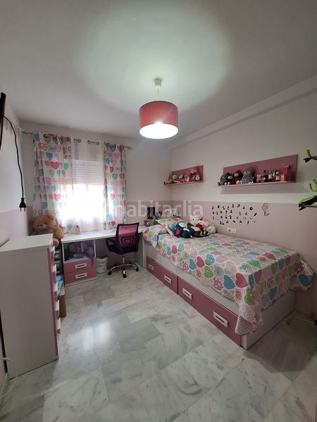 Foto 7d563741-f90e-4807-b81d-4934409d7b8c. Casa adossada amb aparcament a Écija
