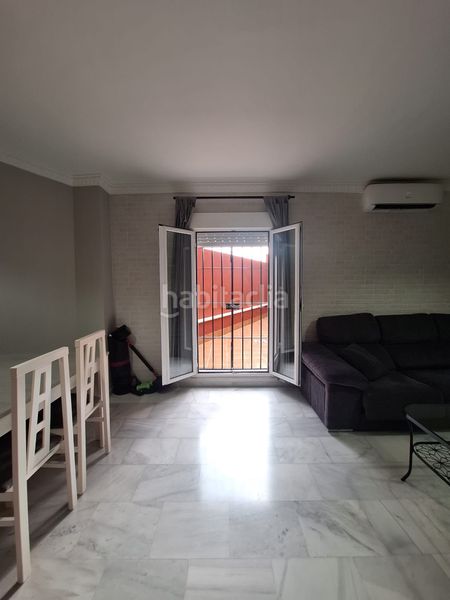 Foto f7b3fb0e-029b-4431-a387-5d57ca396249. Casa adossada amb aparcament a Écija
