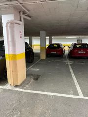 Car parking in Avenida del gran capitán 19
