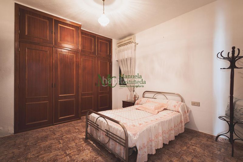 Foto ad693e3b-a562-4f57-8b36-9b71c8f1fc89. Édifice dans Calamonte
