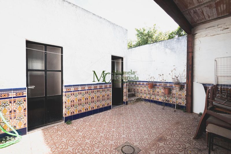 Foto bfa4089d-4d81-4945-a3d2-f21e105da523. Édifice dans Calamonte