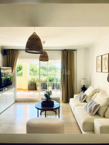 Foto 8e30132f-55c1-49d4-b3a8-d47570fbf1c2. Rent penthouse with heating parking pool in Romana Playa Marbella