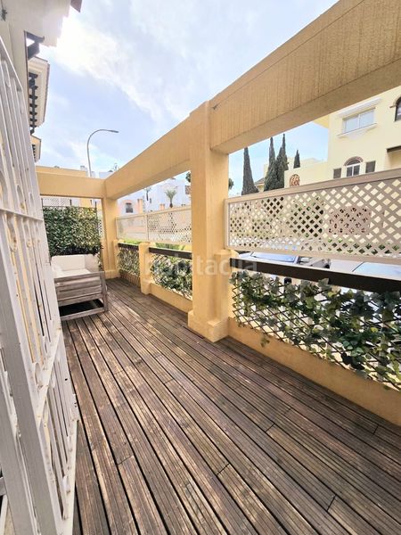 Foto ce4761a6-d3f0-4082-9d67-5170a956ded9. Pis amb calefacció aparcament piscina a Real de Zaragoza Marbella