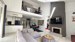 Casa adossada a Riviera del Sol. Casa pareada de esquina con jardín privado en riviera del sol