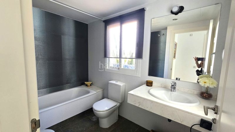 Foto 50eb6de4-b8f0-4d8d-a3a8-0344c9b9d3b6. Casa adossada amb calefacció aparcament piscina a Mijas