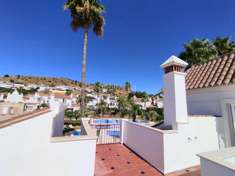 Foto 70a3c018-0e0e-47b5-8943-923c1ebd7076. Casa adossada amb calefacció aparcament piscina a Mijas