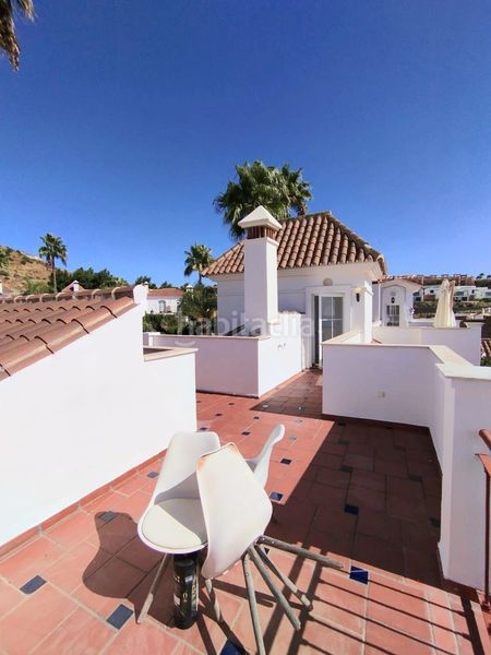 Foto ea7af8ca-7a8c-4954-9249-a66c21027b06. Casa adossada amb calefacció aparcament piscina a Mijas