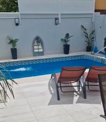 Casa adossada  Avenida principal. ¿ y si fuera la casa que estas buscando?