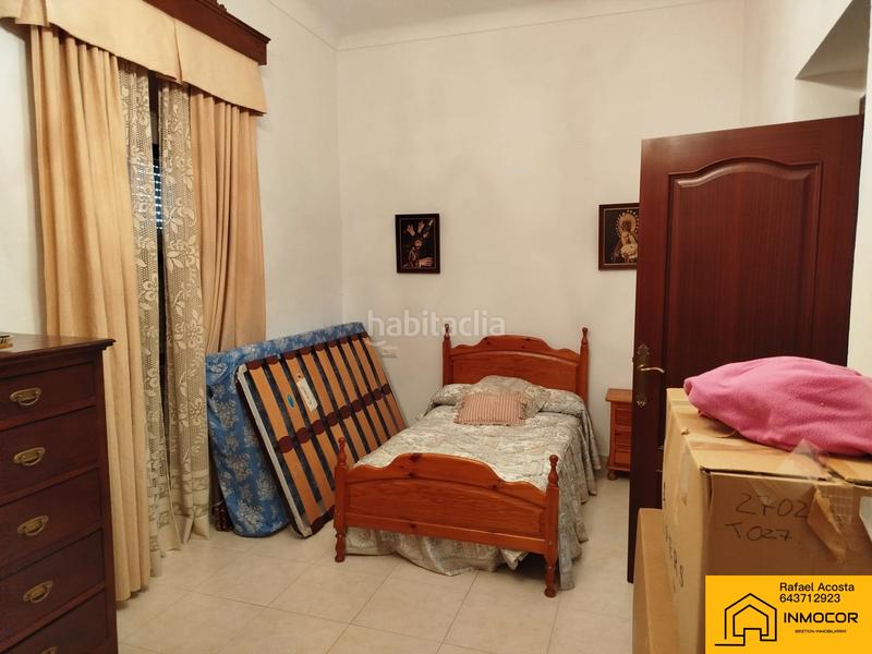 Foto bcc7e57d-093a-4037-b18c-47c7f6ee9cd3. Casa adossada a calle beata 37 a Rubio (El)