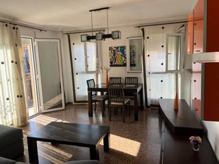 Location Appartement  Mossén planelles. Piso de tres dormitorios amueblado con plaza de garaje