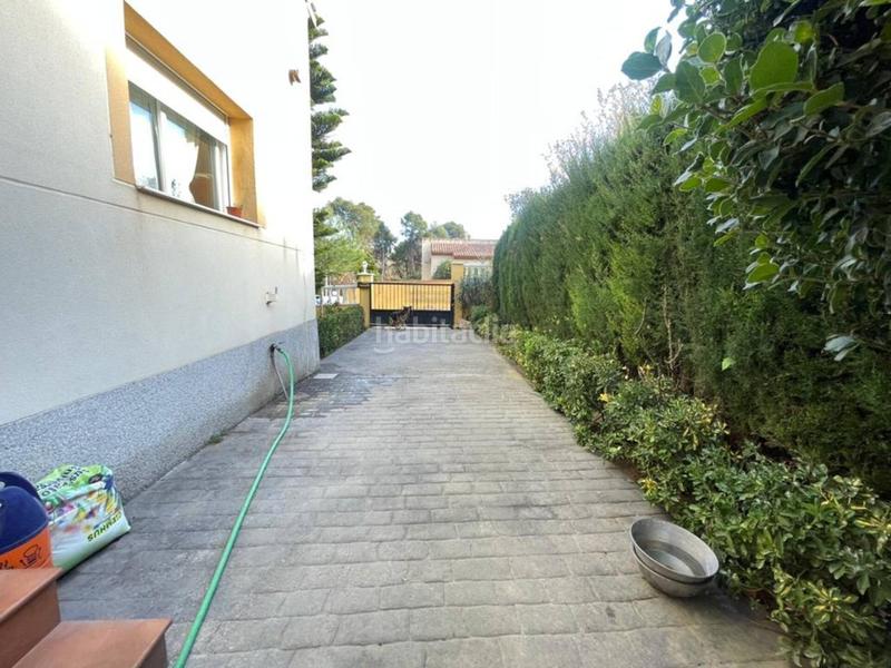 Foto d32892af-c68b-4057-939b-a8c5c086e535. Xalet amb aparcament piscina a Godelleta