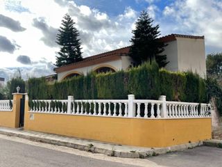 Chalet  Avenida republica española -calicanto b 2 finca 5 ue. Chalet en venta en godelleta