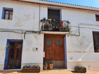 Casa  Calle major. Casa de pueblo del siglo xix, antigua almazara, con dos plantas