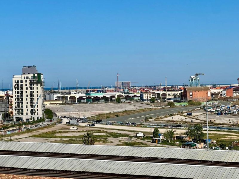 Foto 40385aa3-64b0-439c-ad5a-add4b6460e4d. Pis amb calefacció piscina a Penya-Roja - Avda. Francia Valencia