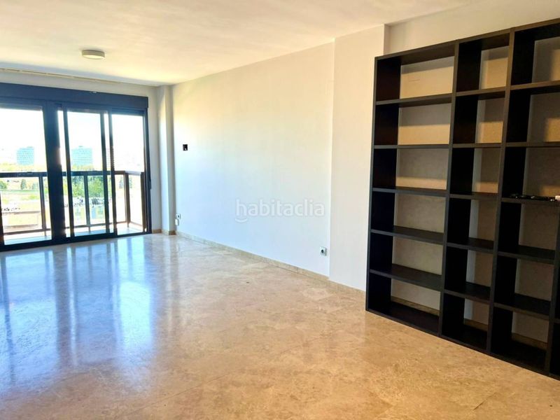 Foto 51766d34-b3ce-4e1e-a866-4a2a9086a13a. Pis amb calefacció piscina a Penya-Roja - Avda. Francia Valencia