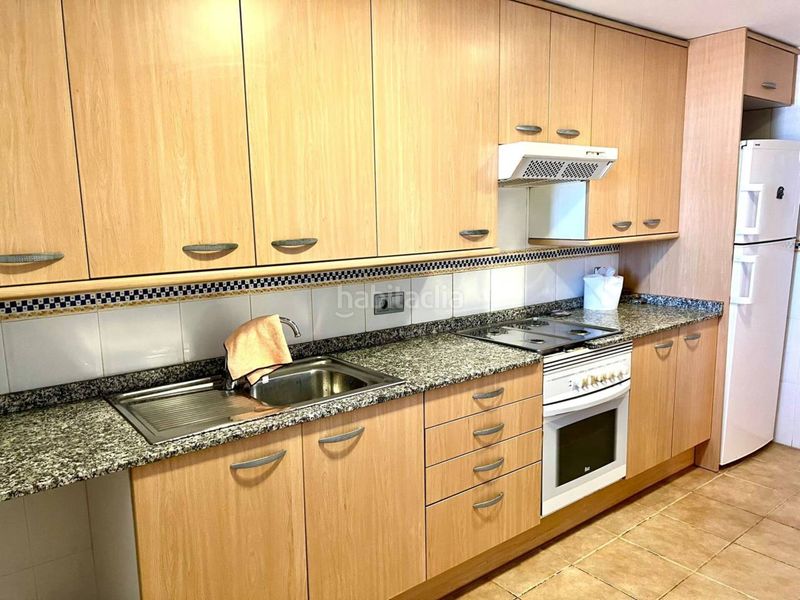 Foto 8302634d-0686-4847-8f09-e7bea3d9d034. Pis amb calefacció piscina a Penya-Roja - Avda. Francia Valencia