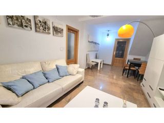 Casa adossada en Plaza enrique granados 41. Magnifico chalet adosado para entrar y vivir