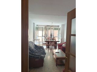Location Appartement  Calle pedro monsoriu. Alquiler para estudiantes bonito piso en el cabañal