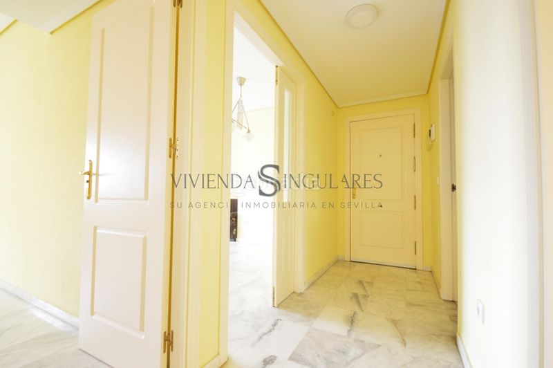 Foto 36c00c44-51a7-4f57-9fa2-6b6a639dbb78. Pis amb calefacció aparcament piscina a colores - entreparques Sevilla