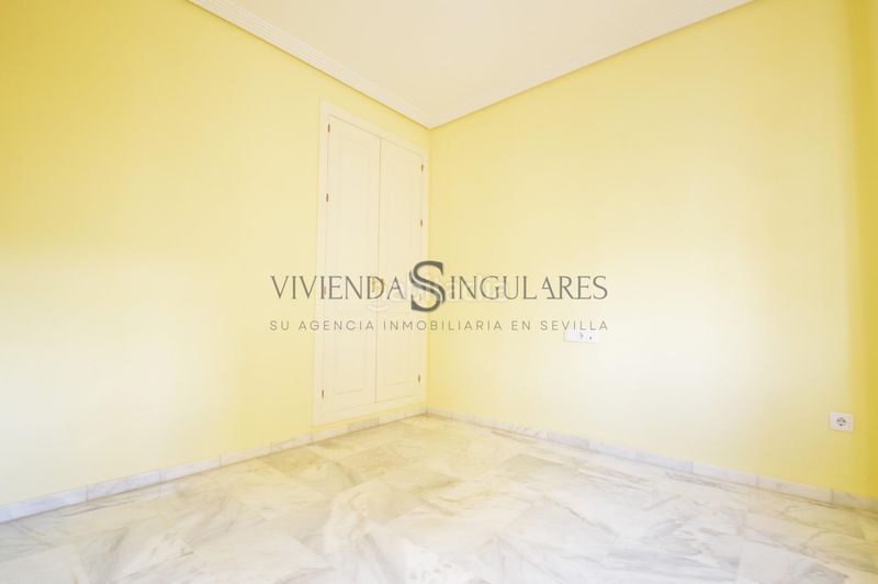 Foto 86d9a36d-1c6e-405b-b0c8-34cee2712b70. Pis amb calefacció aparcament piscina a colores - entreparques Sevilla