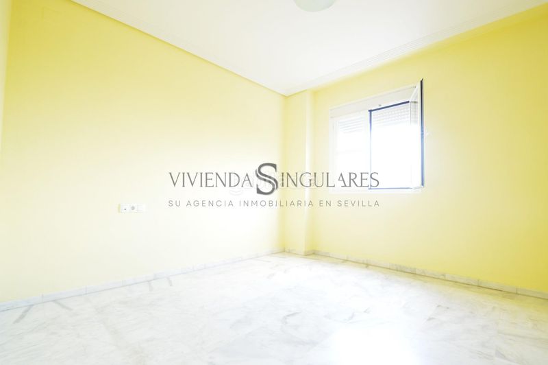 Foto eee64b2d-5f3c-480f-8885-10c328818bcc. Pis amb calefacció aparcament piscina a colores - entreparques Sevilla