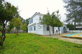 Xalet  Pol�gono 82 paraje 640 mari vaquera (las 3 rosas). Chal� en el viso del alcor