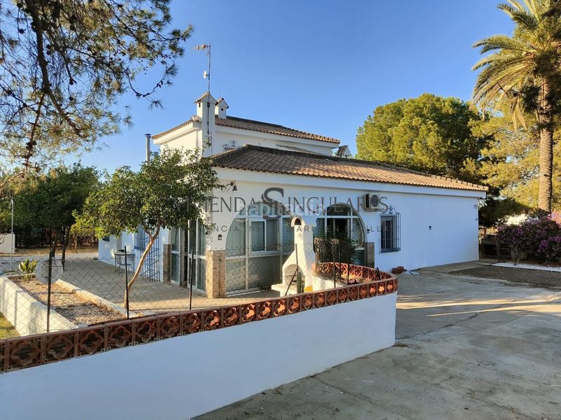 Foto acbec9ad-860a-4903-a5c9-3d1073c76926. Xalet amb calefacció aparcament piscina a Carmona