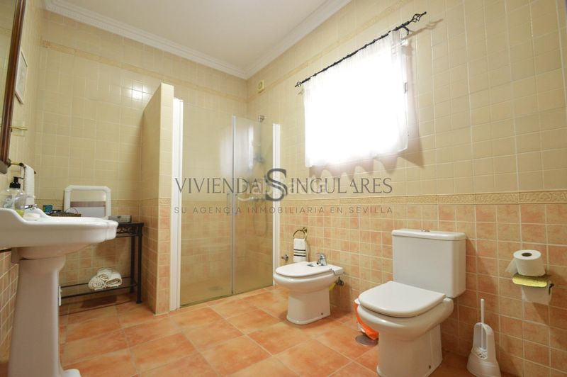 Foto 128aaedc-e60d-4e14-ac95-342e276755b5. Casa adossada amb aparcament a Las Pajanosas Guillena