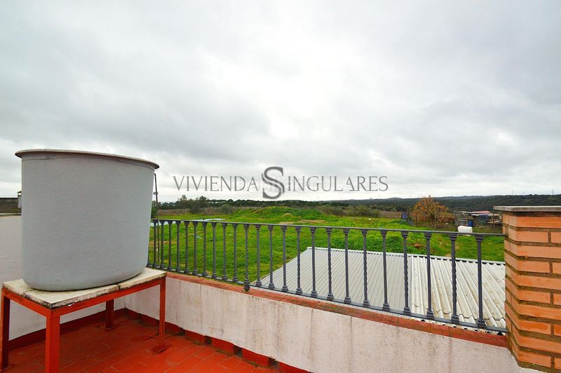 Foto 3802e2b8-42d7-4c6b-a558-8629d885dc41. Casa adossada amb aparcament a Las Pajanosas Guillena