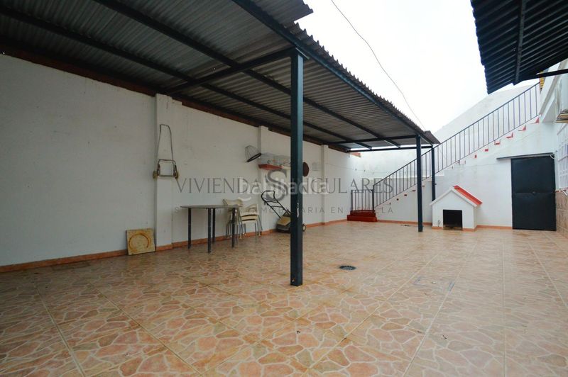 Foto 7073b1da-adc7-47aa-8d0b-bd05b5427dea. Casa adossada amb aparcament a Las Pajanosas Guillena