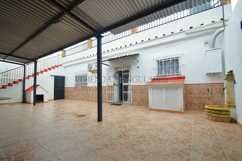 Foto 874f7e01-c502-48c9-a5b9-7237357ba9a7. Casa adossada amb aparcament a Las Pajanosas Guillena