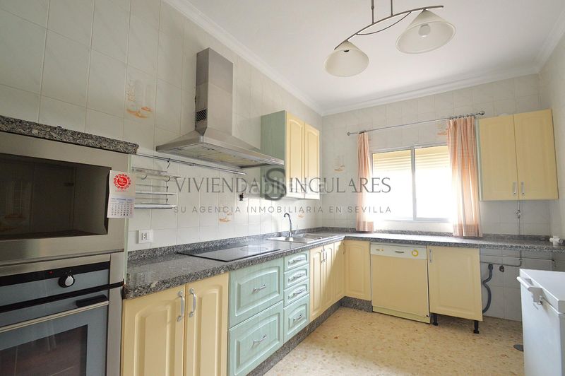 Foto a9057941-6cab-4cea-afe3-0889462c1e2b. Casa adossada amb aparcament a Las Pajanosas Guillena