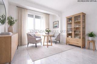 Pis  Plaza de riofr�o. Luminoso y amplio piso de 4 dormitorios, adaptado en 2, en trian