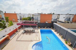Towny house in Bollullos de la Mitación. Casa pareada en bollullos de la mitación