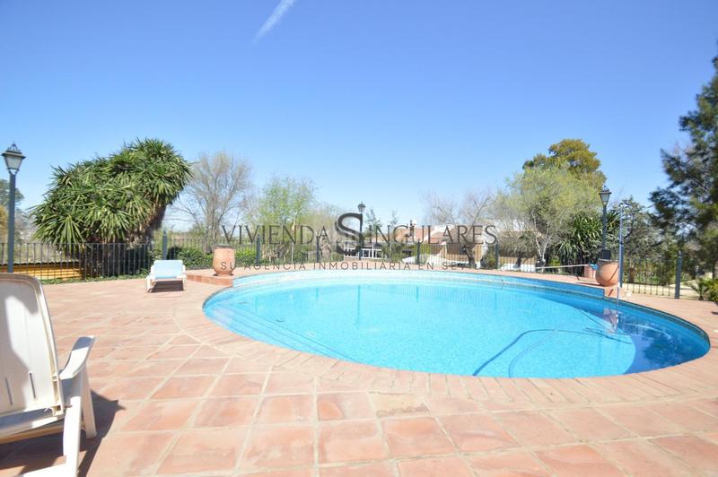 Foto 24f23311-ee9f-4fc8-9a12-068ba6c7a5fb. Chalet villa en alcalá de guadaíra en Oromana Alcalá de Guadaira