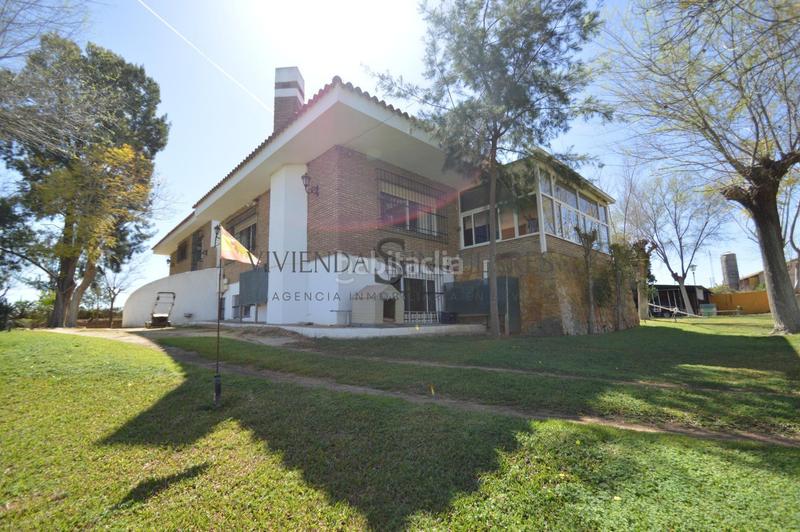 Foto 74cb6208-dbf5-422f-8cdf-c4b2dac8e2a2. Chalet villa en alcalá de guadaíra en Oromana Alcalá de Guadaira