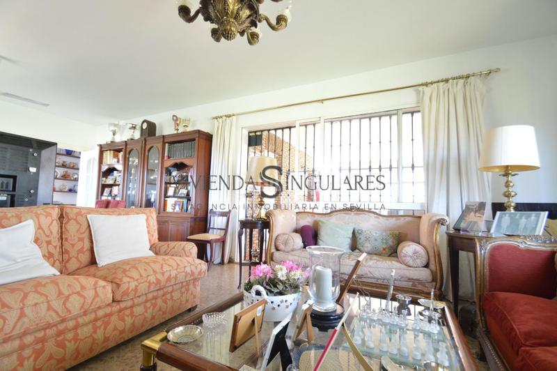 Foto c1dec5d1-b208-4fb9-b747-df619f6cc151. Chalet villa en alcalá de guadaíra en Oromana Alcalá de Guadaira