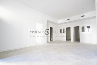 Pis en Cruz Roja. Propiedad con escrituras de oficina a estrenar tras reforma, con