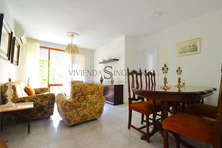 Rent Flat in Cruz Roja. Vivienda situada junto a la avenida de miraflores y con vistas a