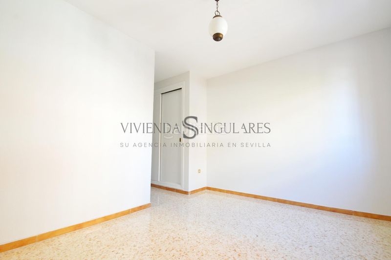 Foto 4bd66a9a-8363-4ba5-bfda-40390e38c510. Pis a San Carlos - San José Sevilla